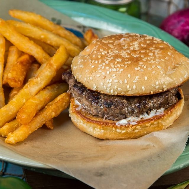 Hamburguesa de Queso / Cheeseburger.