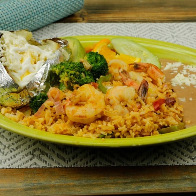 29. Camarones con Arroz / 29. Shrimp with Rice.