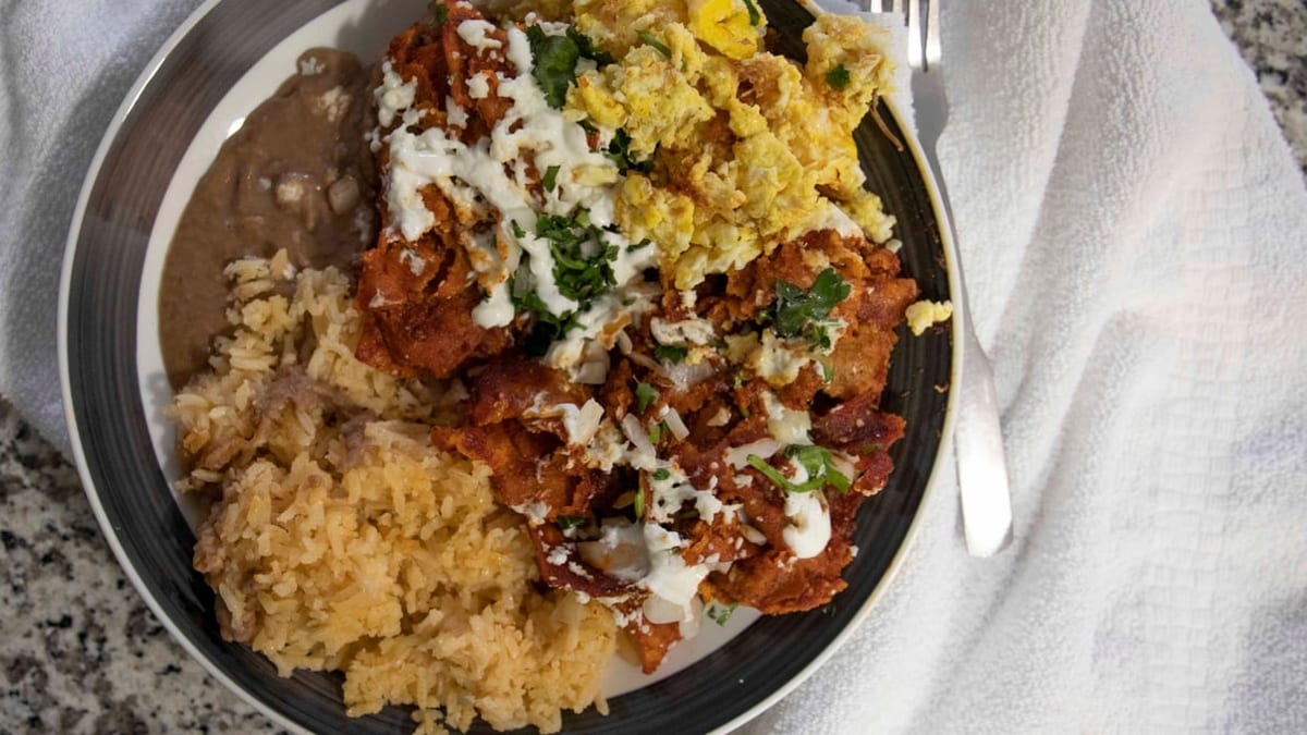 Chilaquiles con Huevo / Eggs with Chilaquiles