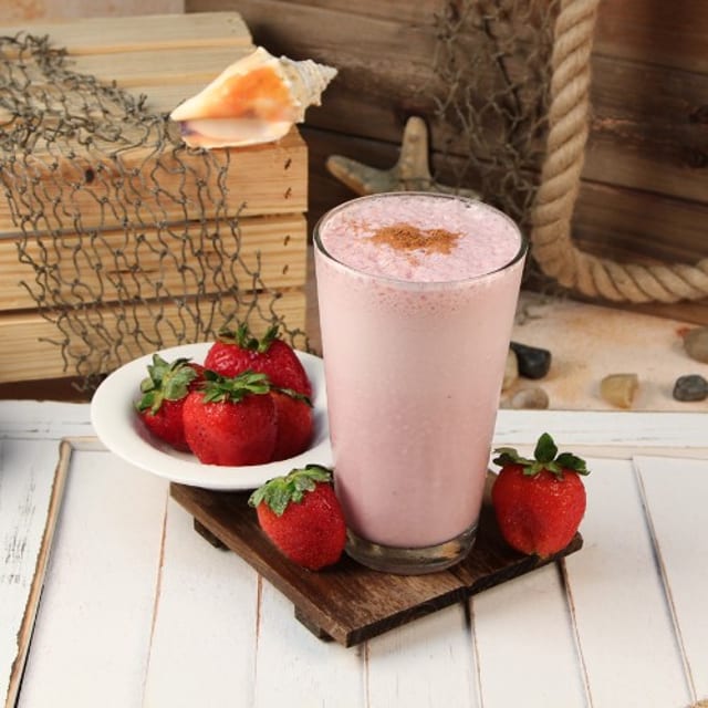 Licuado de Fresa / Strawberry Milkshake.